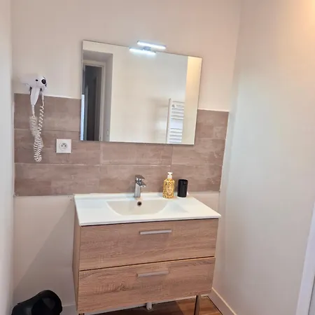 Spacieux T3, Charles Trenet 公寓 纳博讷