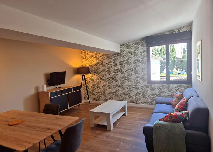 Appartement Spacieux T3, Charles Trenet